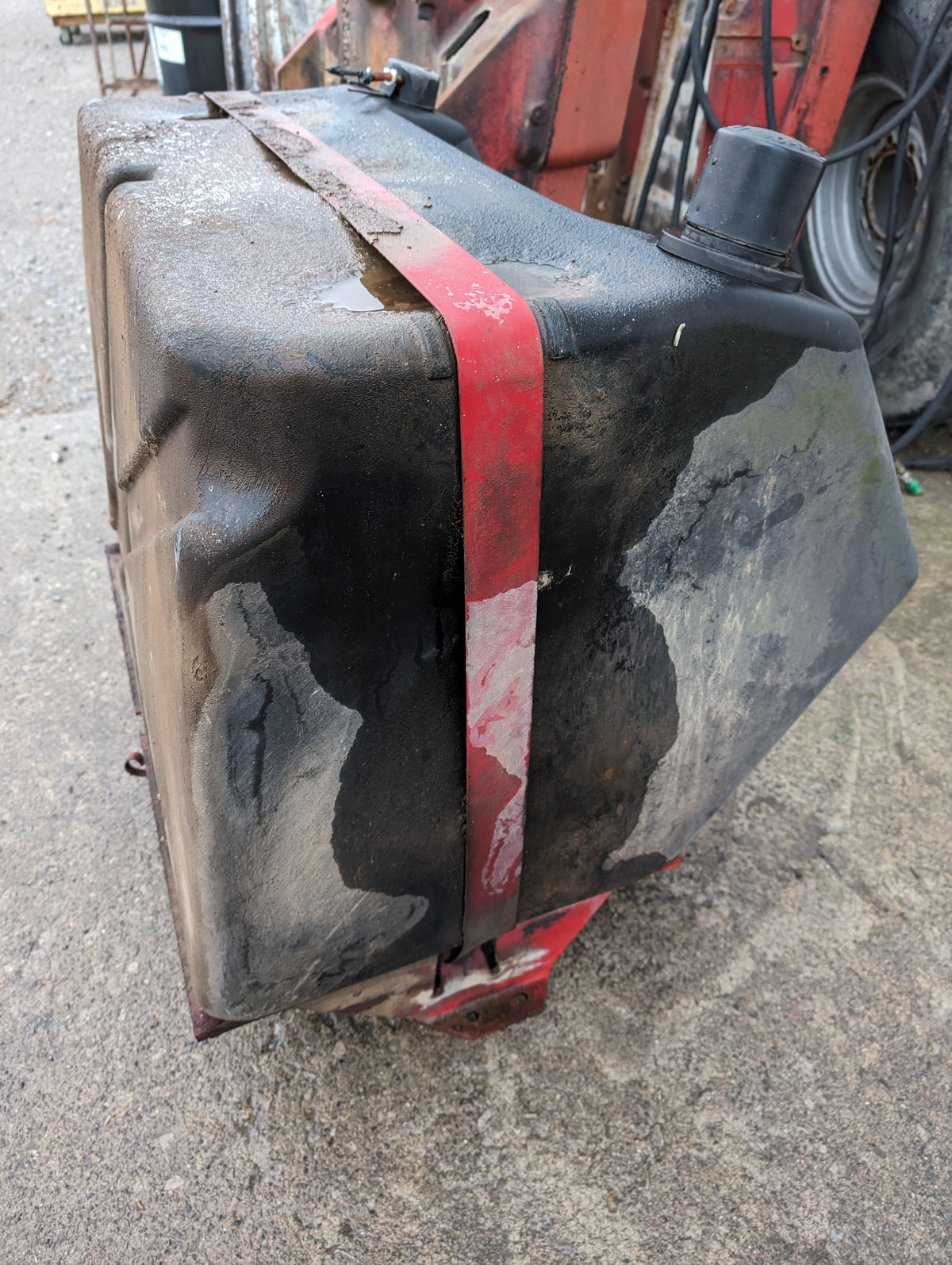 Rear Fuel Tank IH International 72907C92 103938C3 USED