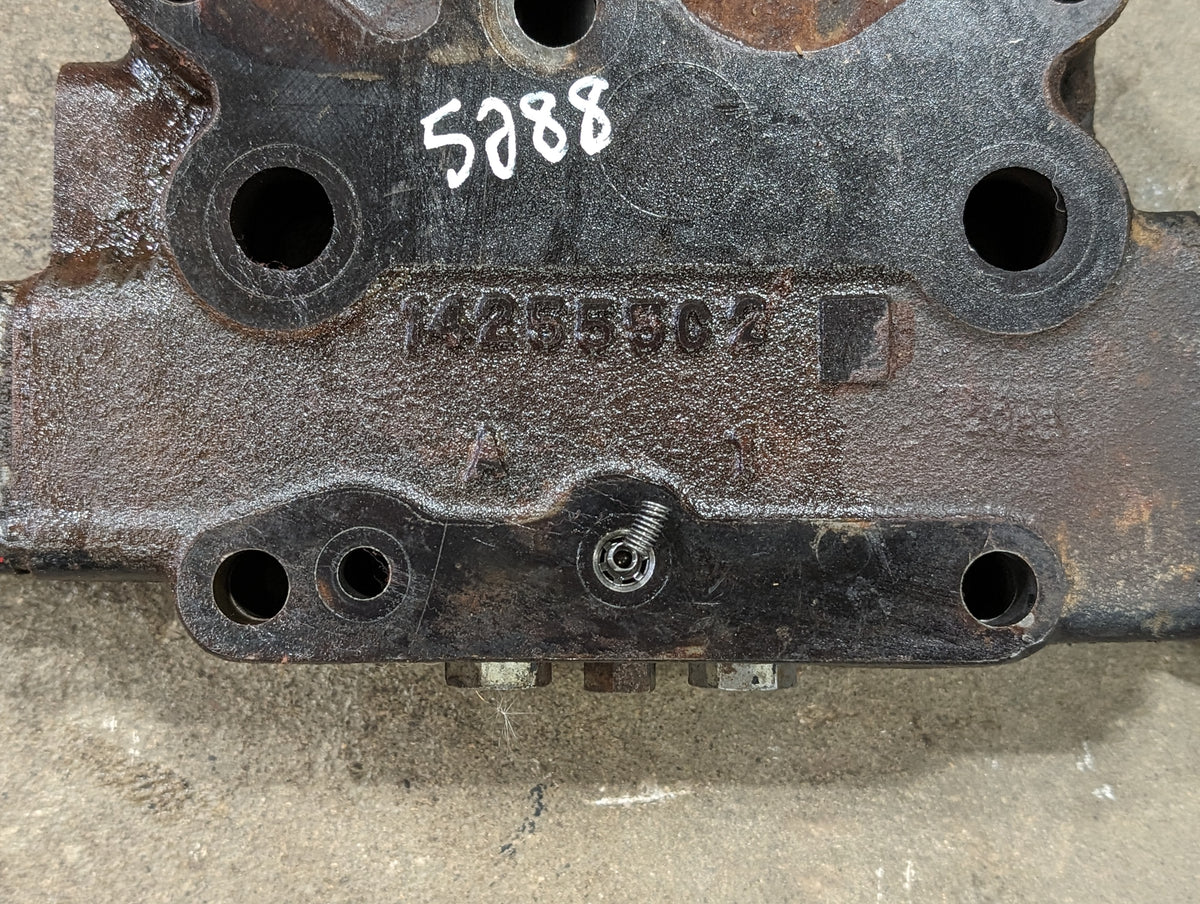 Motor Control Remote Auxiliary Valve IH International 142552C99 1285879C1 USED