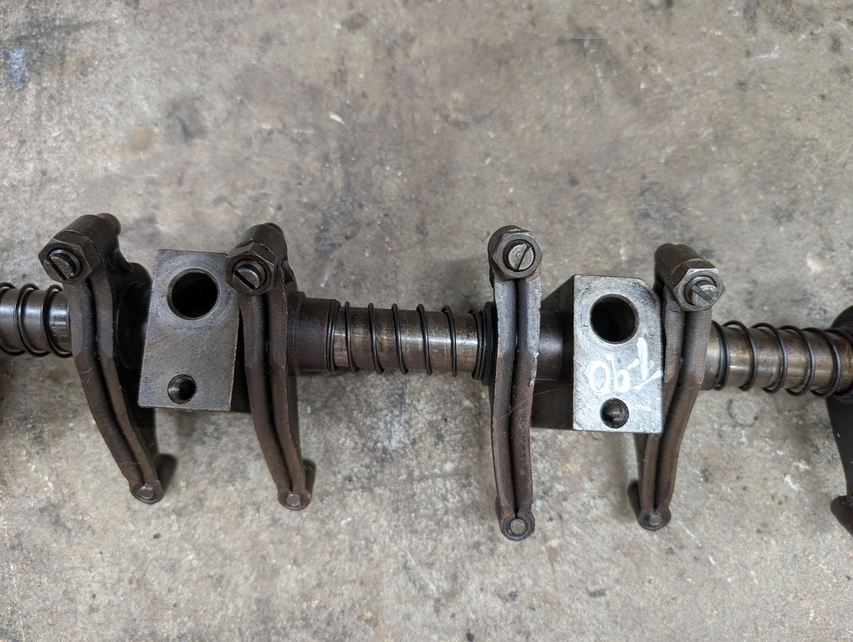 Rocker Arm Assembly IH International 675547C2 675447C91 675447C92 675660C92 USED