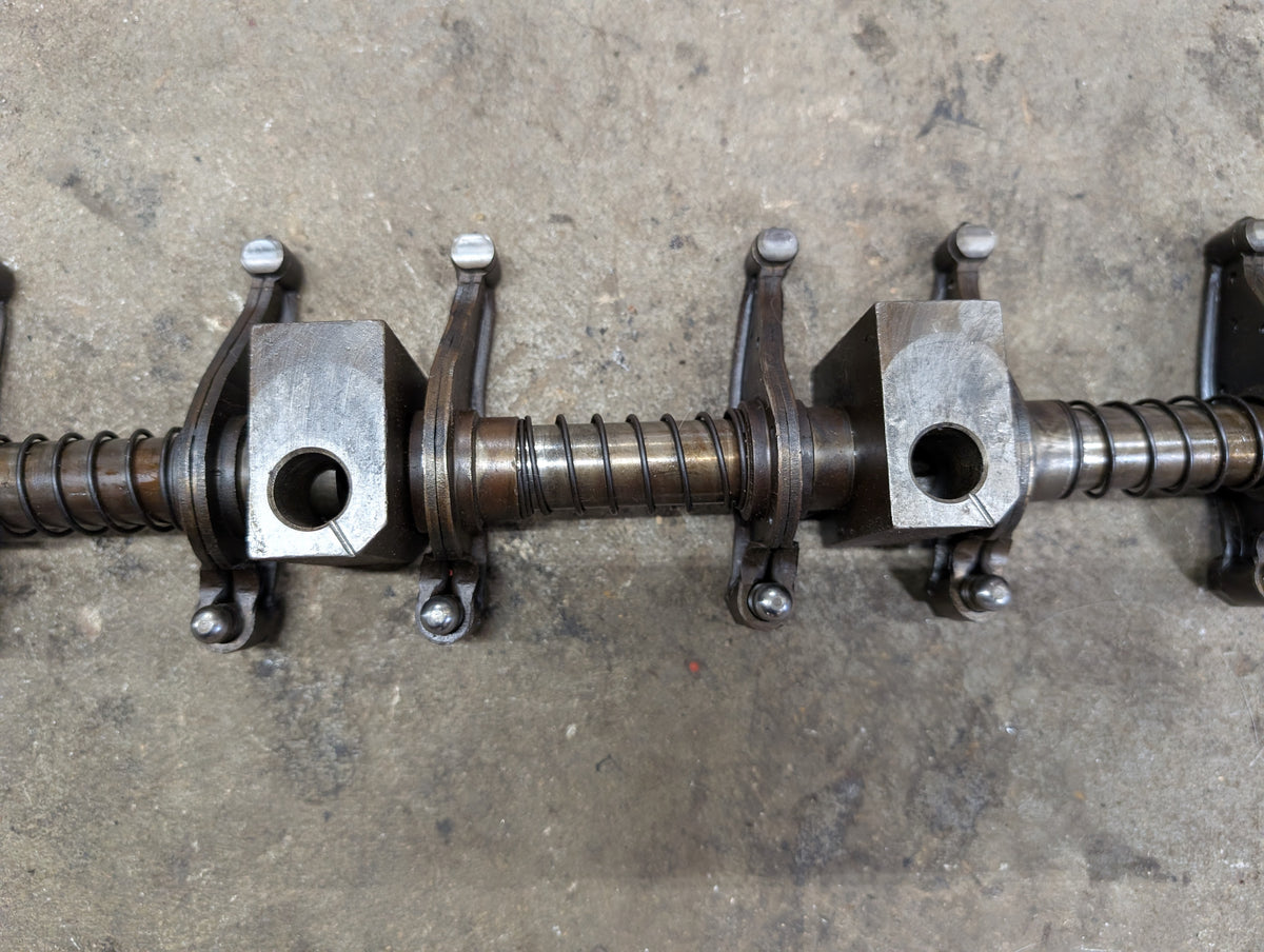 Rocker Arm Assembly IH International 675547C2 675447C91 675447C92 675660C92 USED