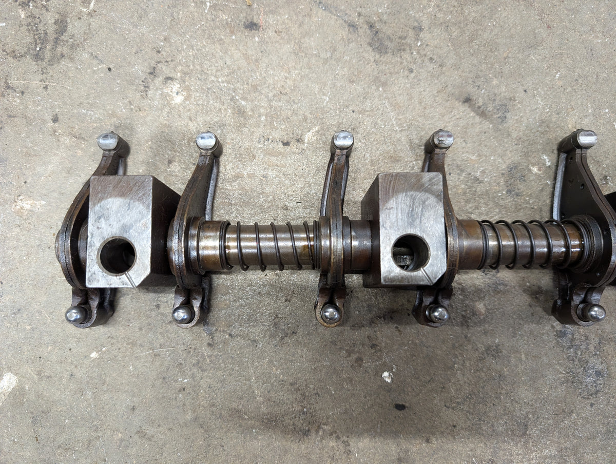 Rocker Arm Assembly IH International 675547C2 675447C91 675447C92 675660C92 USED