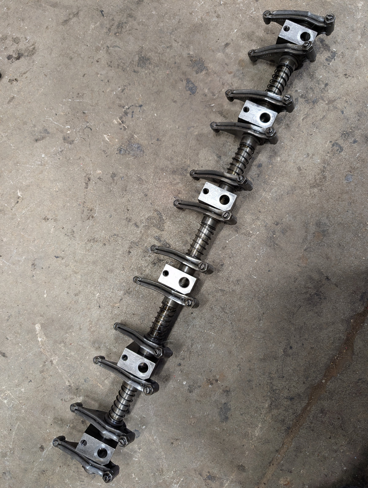 Rocker Arm Assembly IH International 688999C91 675547C2 675660C92 USED