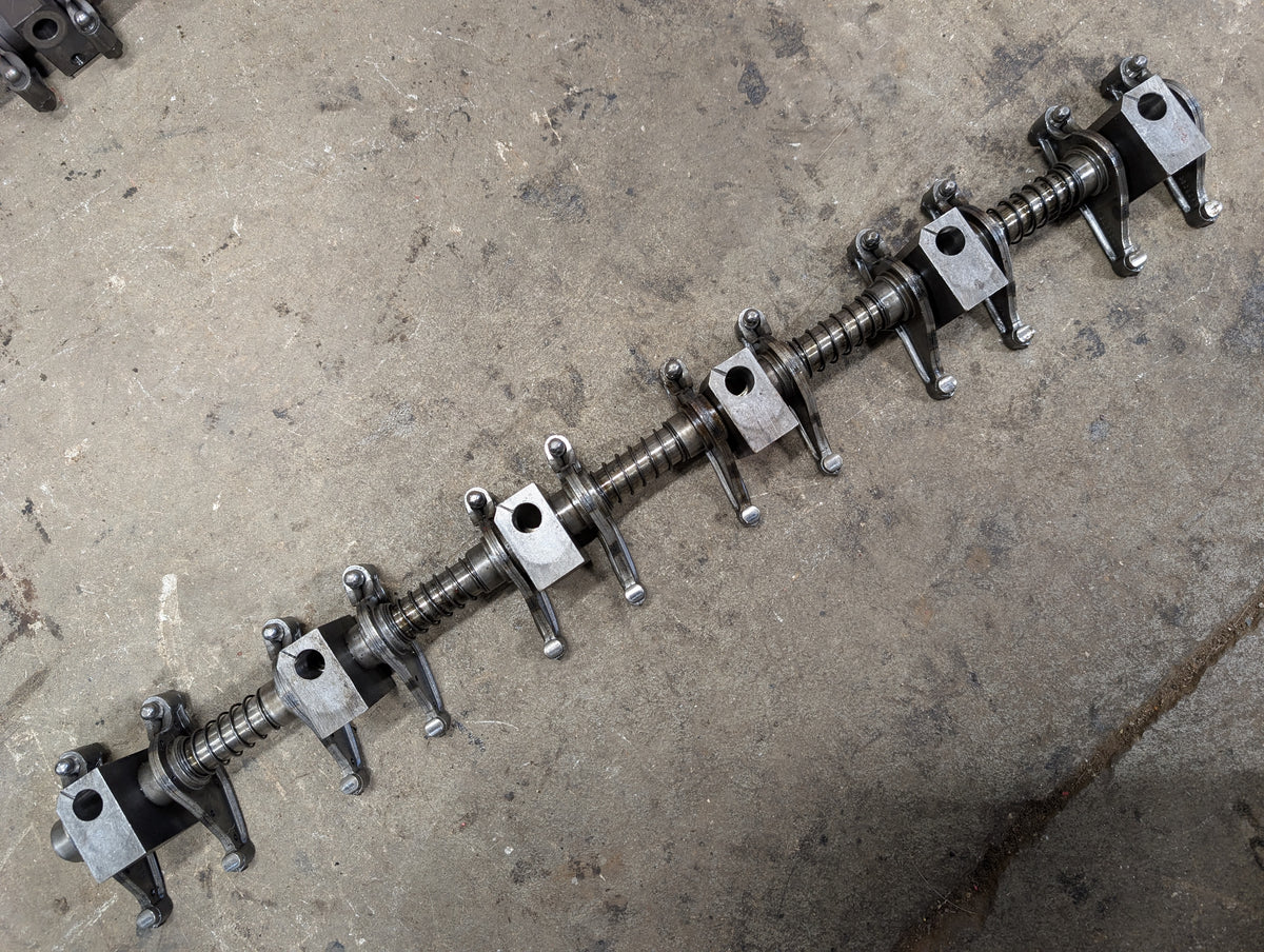 Rocker Arm Assembly IH International 688999C91 675547C2 675660C92 USED