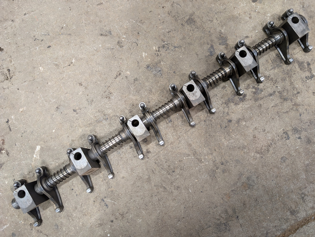 Rocker Arm Assembly IH International 688999C91 675547C2 675660C92 USED