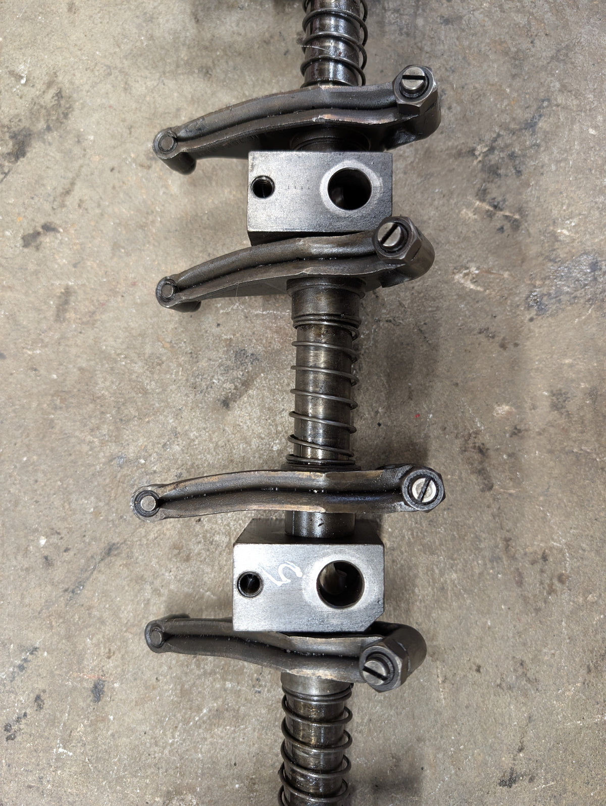 Rocker Arm Assembly IH International 688999C91 675547C2 675660C92 USED