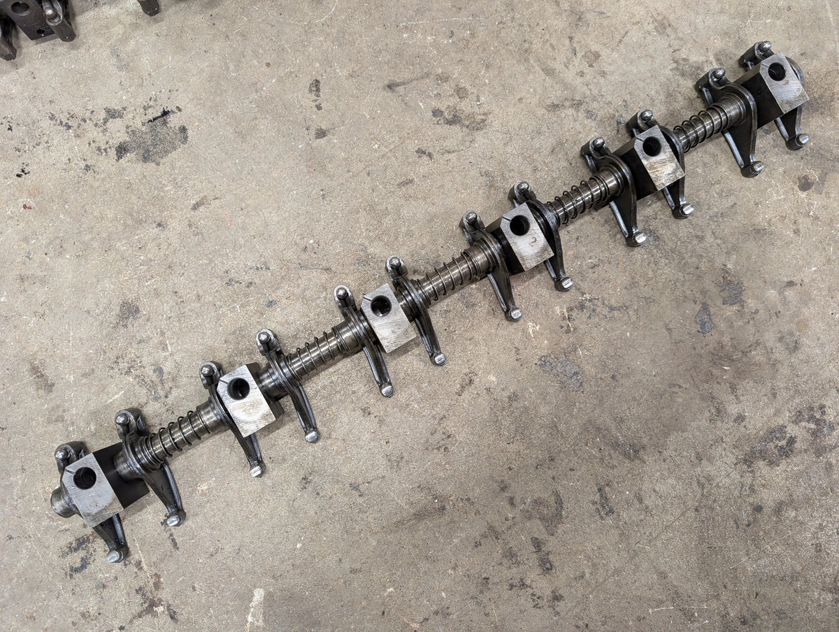 Rocker Arm Assembly IH International 688999C91 675547C2 675660C92 USED