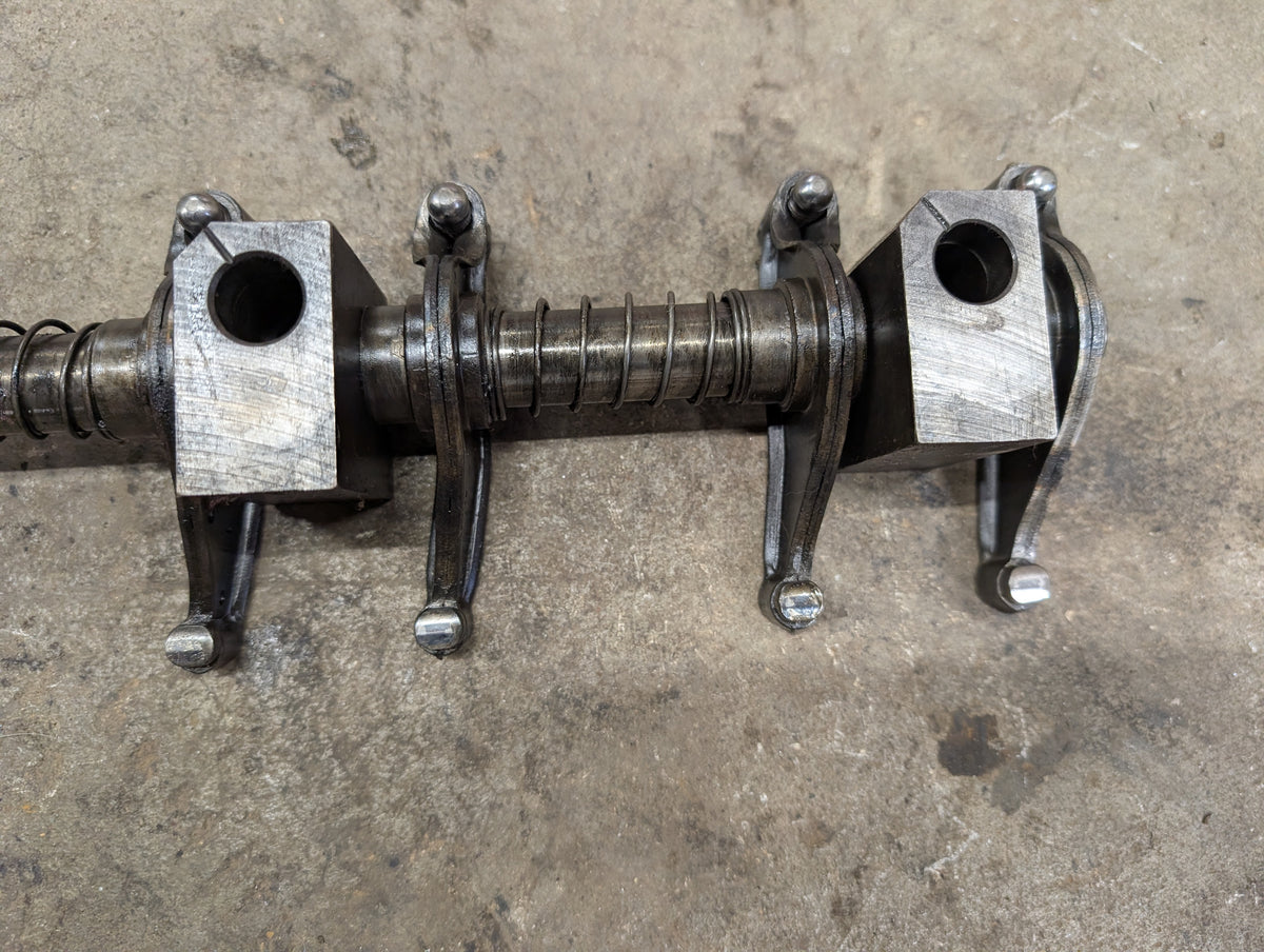 Rocker Arm Assembly IH International 688999C91 675547C2 675660C92 USED