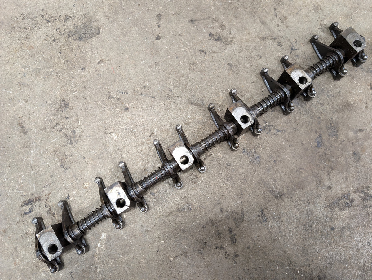 Rocker Arm Assembly IH International 688999C91 675547C2 675660C92 USED