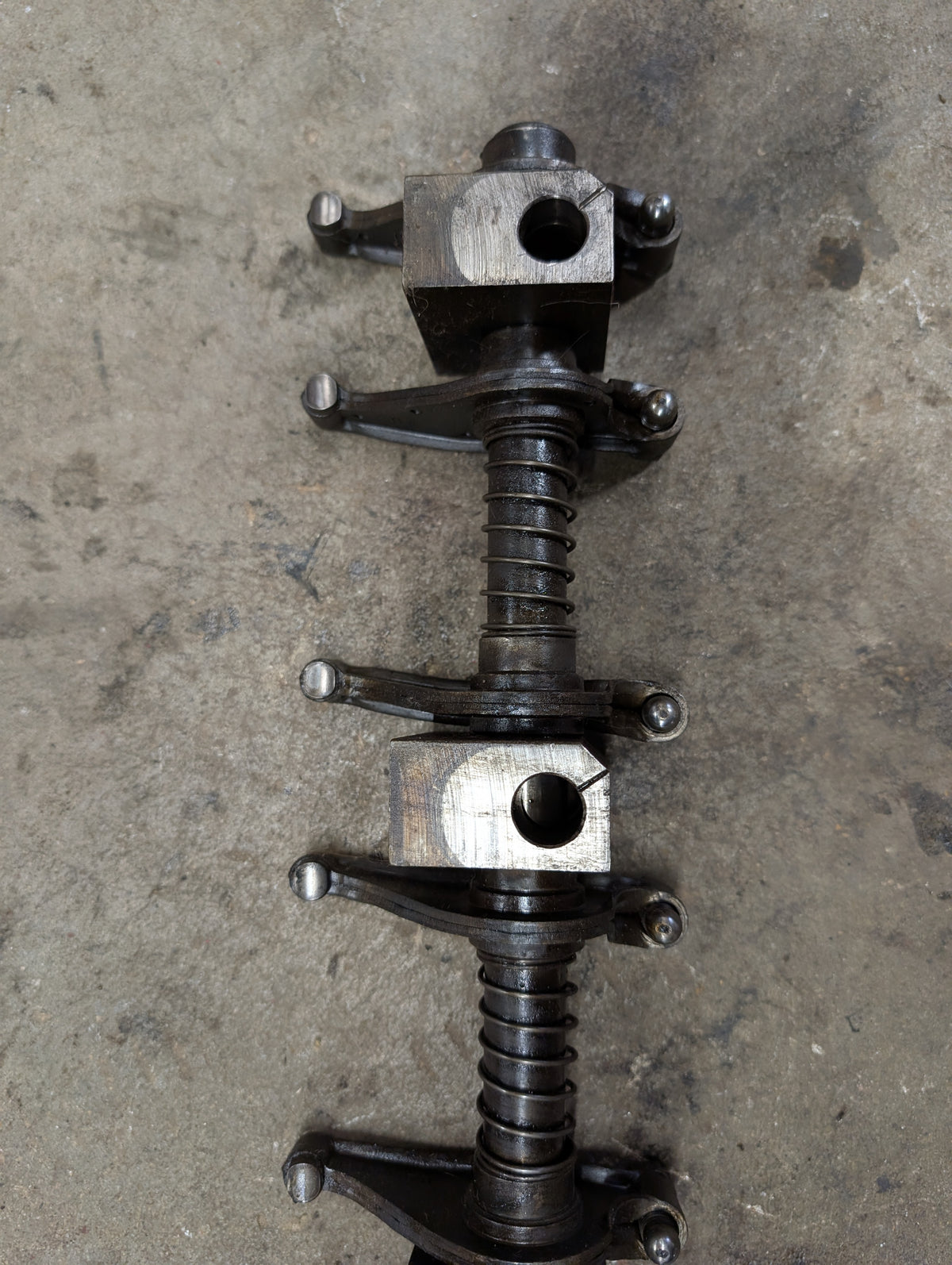 Rocker Arm Assembly IH International 688999C91 675547C2 675660C92 USED