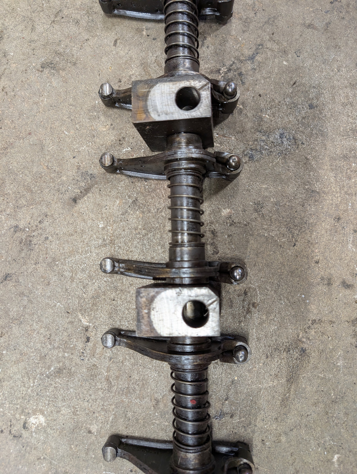 Rocker Arm Assembly IH International 688999C91 675547C2 675660C92 USED