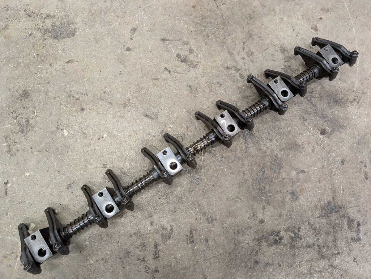 Rocker Arm Assembly IH International 688999C91 675547C2 675660C92 USED