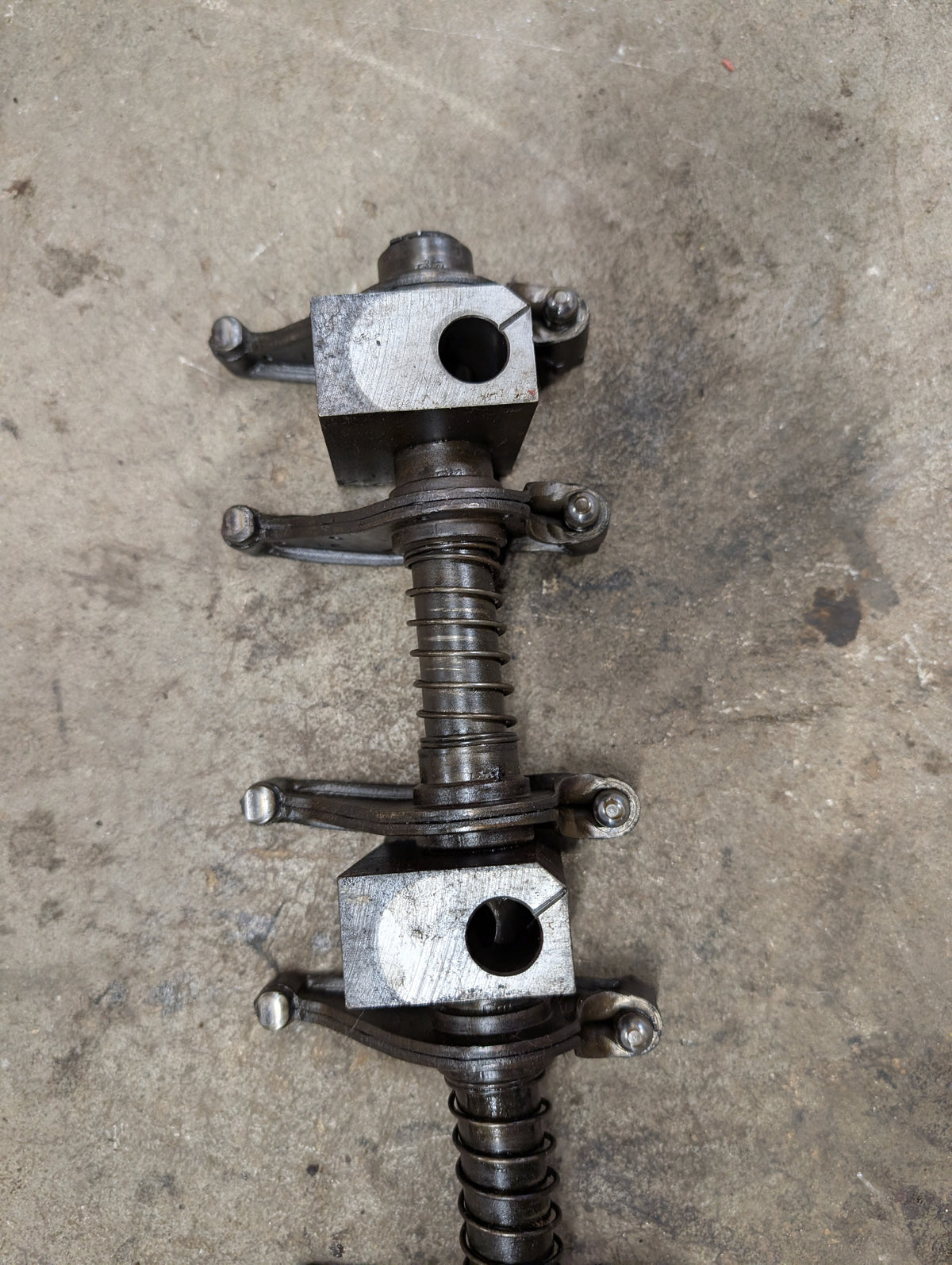 Rocker Arm Assembly IH International 688999C91 675547C2 675660C92 USED