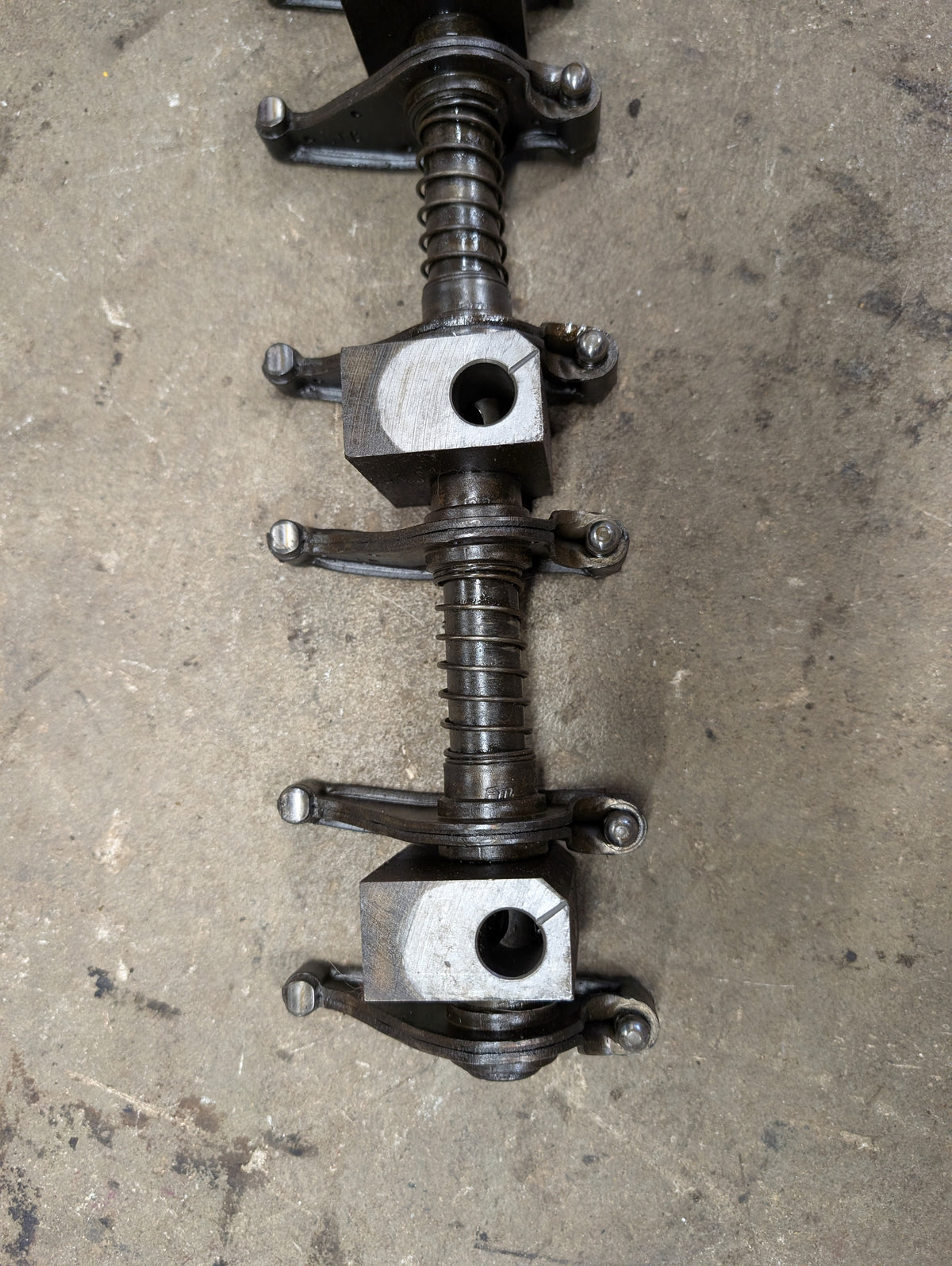 Rocker Arm Assembly IH International 688999C91 675547C2 675660C92 USED