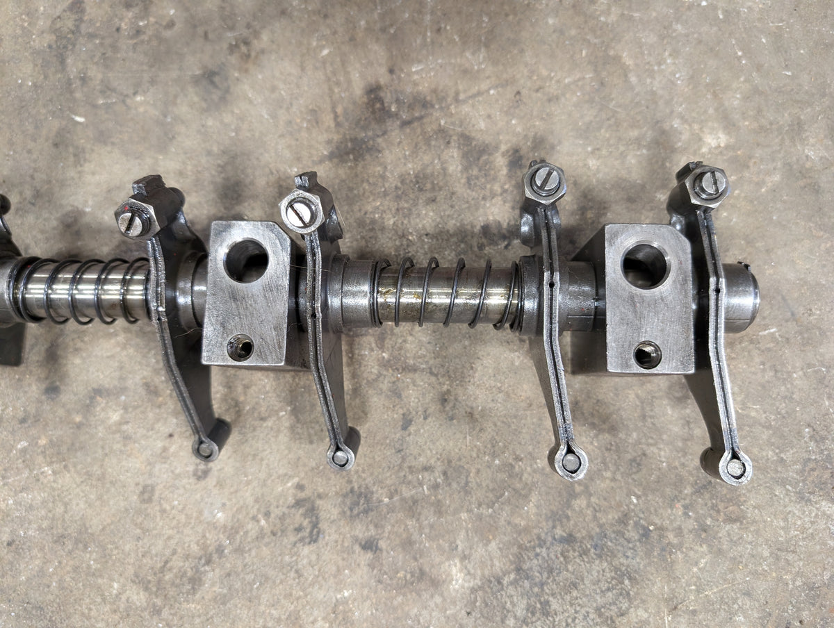 Rocker Arm Assembly IH International 675547C2 675447C91 675447C92 675660C92 USED