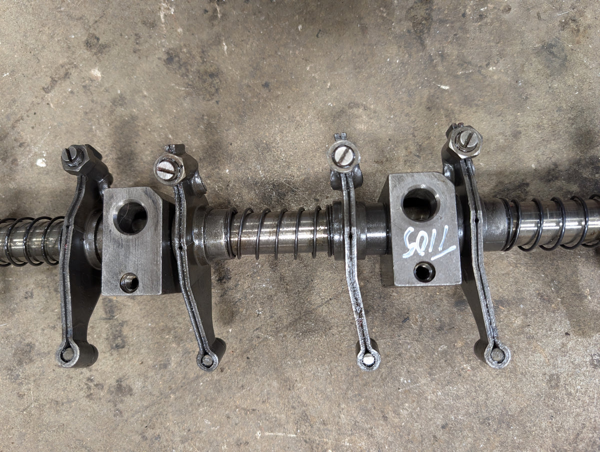 Rocker Arm Assembly IH International 675547C2 675447C91 675447C92 675660C92 USED