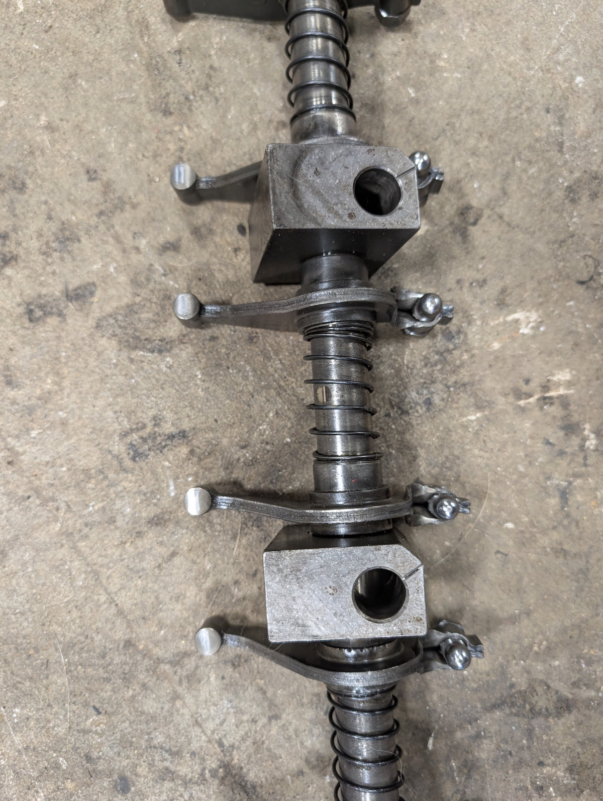 Rocker Arm Assembly IH International 675547C2 675447C91 675447C92 675660C92 USED