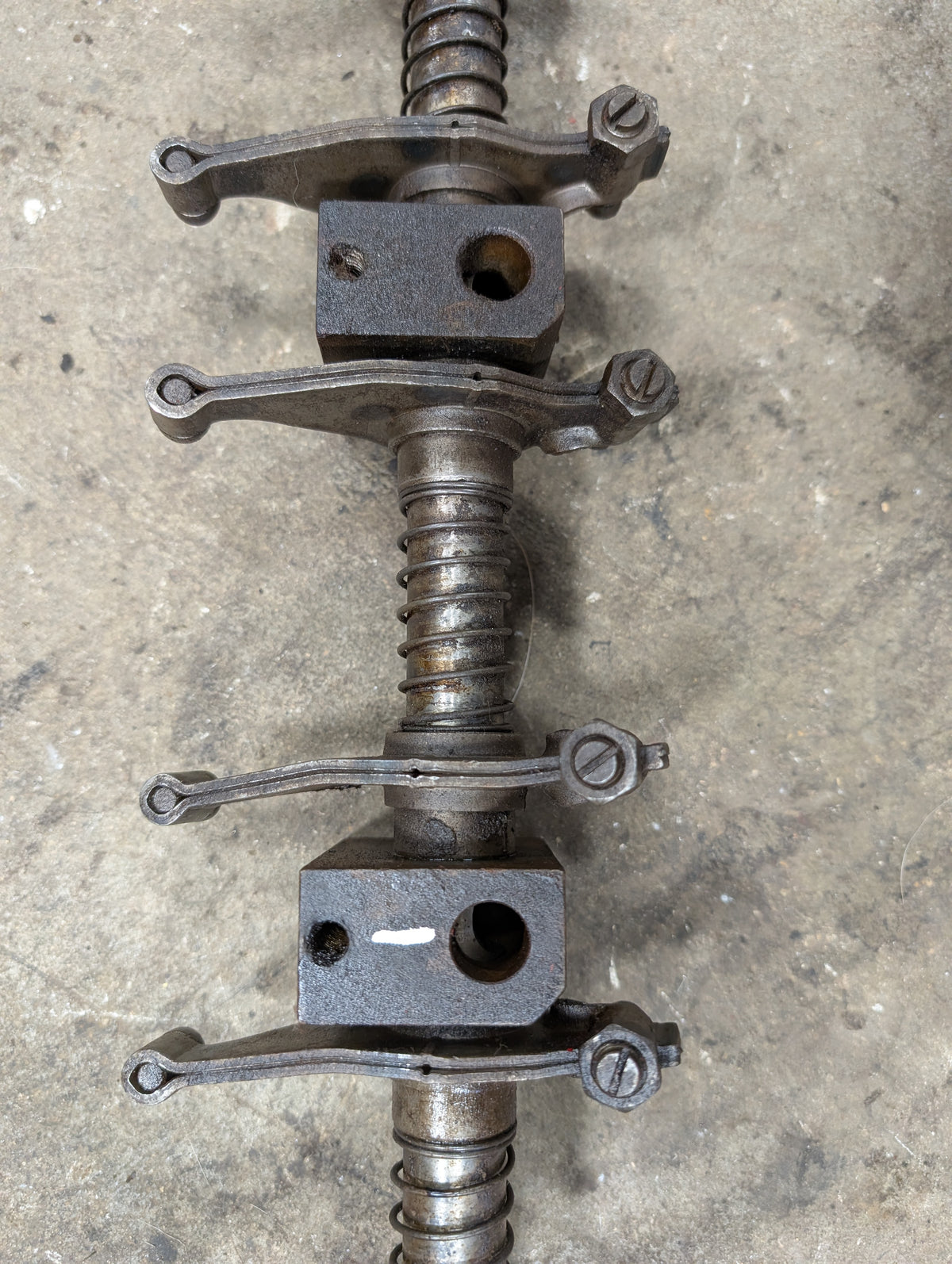 Rocker Arm Assembly IH International 675547C2 675447C91 675447C92 675660C92 USED