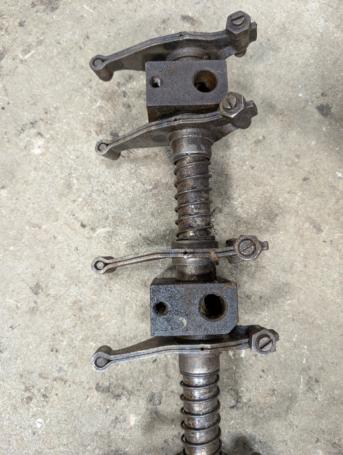 Rocker Arm Assembly IH International 675547C2 675447C91 675447C92 675660C92 USED