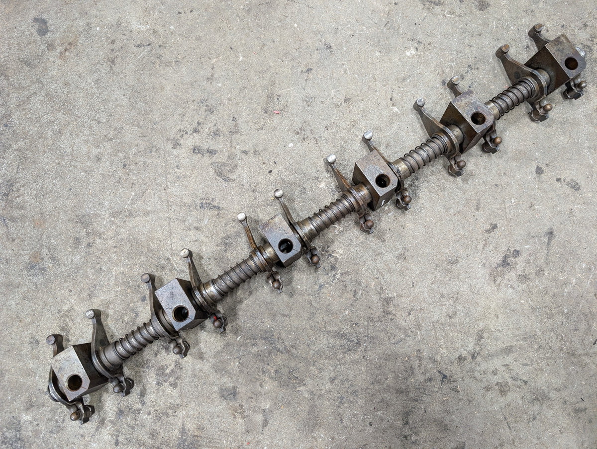 Rocker Arm Assembly IH International 675547C2 675447C91 675447C92 675660C92 USED