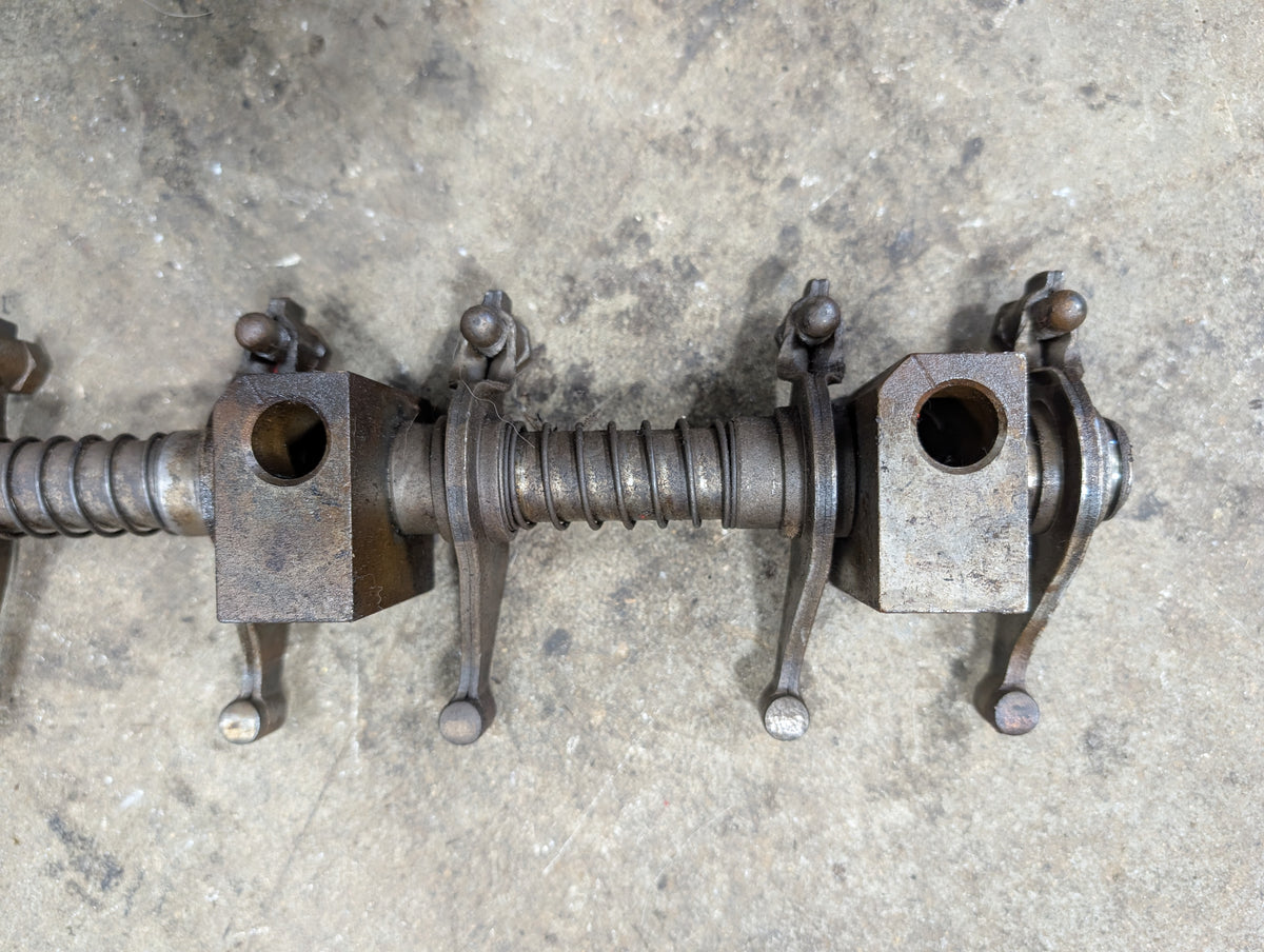 Rocker Arm Assembly IH International 675547C2 675447C91 675447C92 675660C92 USED