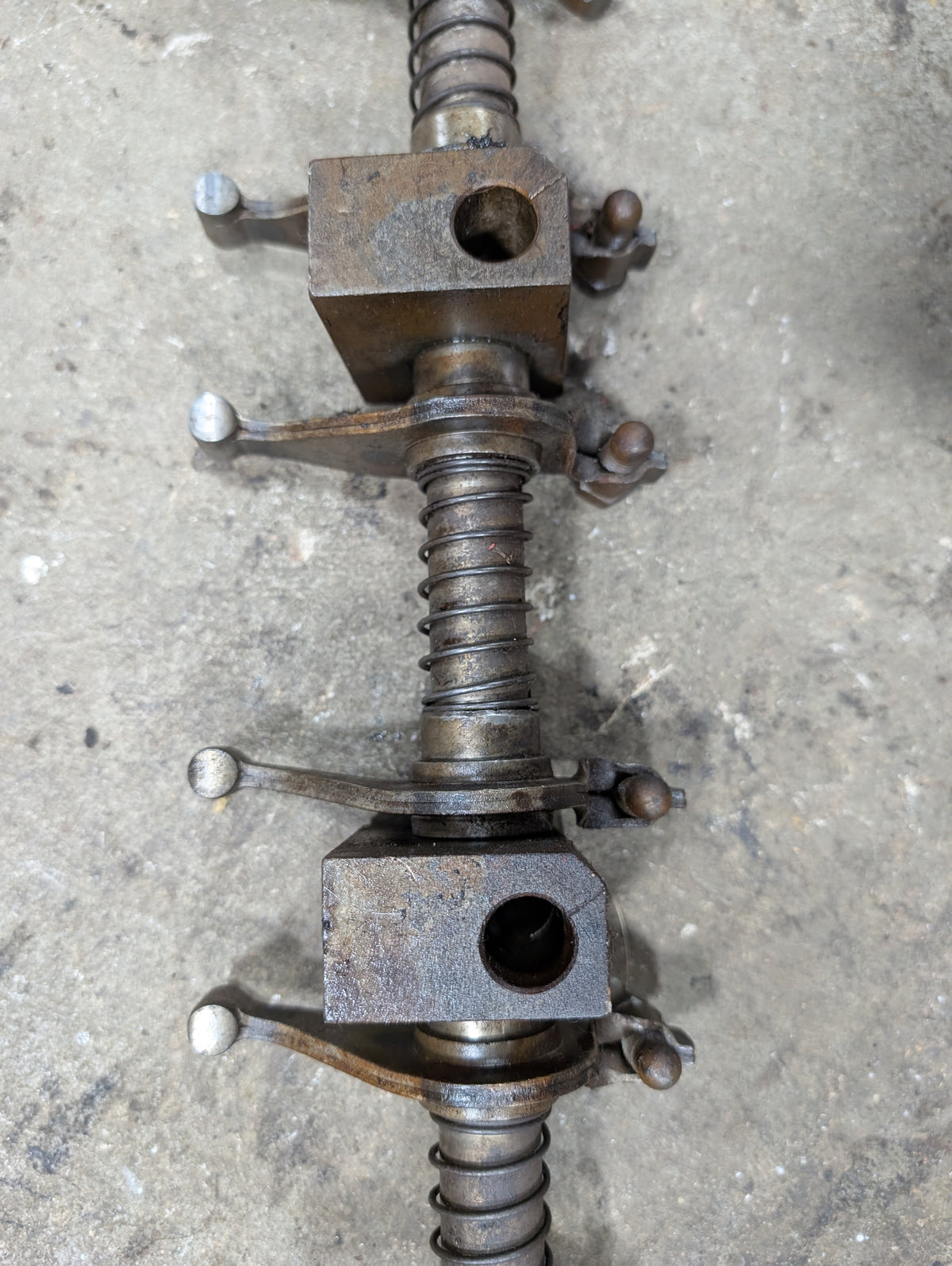 Rocker Arm Assembly IH International 675547C2 675447C91 675447C92 675660C92 USED