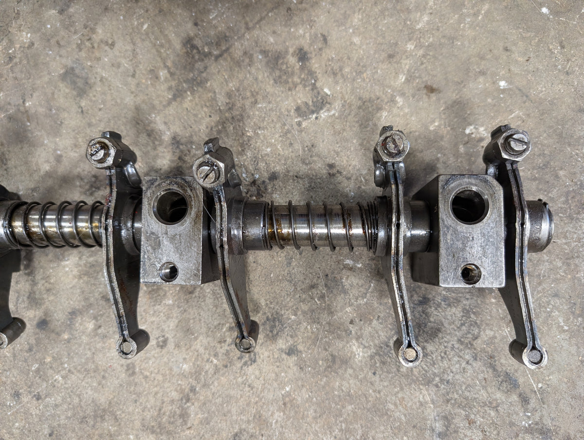 Rocker Arm Assembly IH International 675547C2 675447C91 675447C92 675660C92 USED