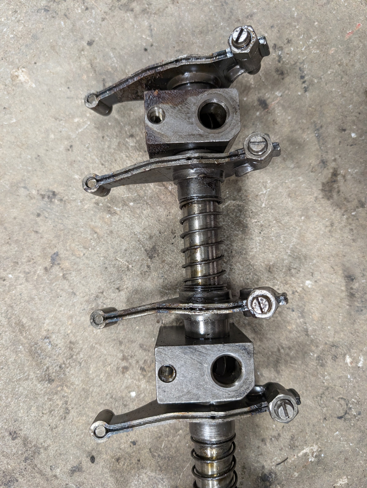 Rocker Arm Assembly IH International 675547C2 675447C91 675447C92 675660C92 USED