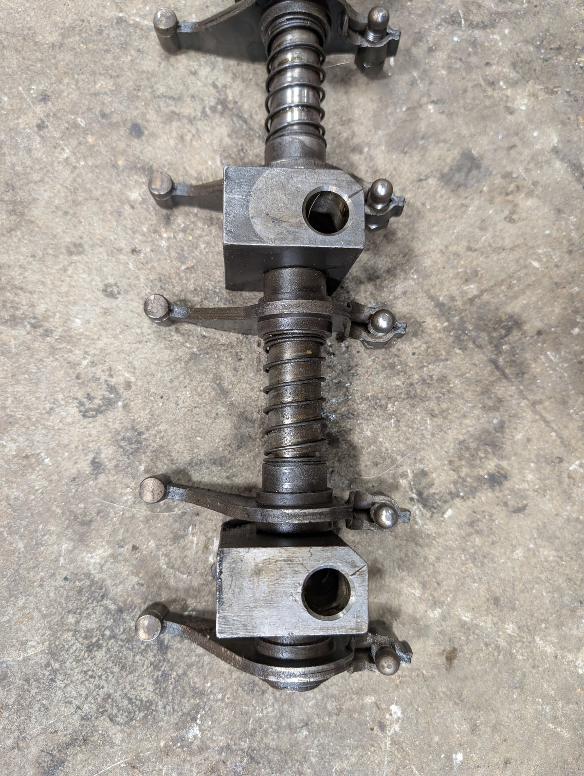 Rocker Arm Assembly IH International 675547C2 675447C91 675447C92 675660C92 USED