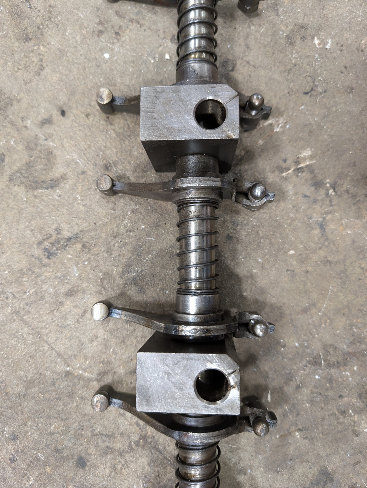 Rocker Arm Assembly IH International 675547C2 675447C91 675447C92 675660C92 USED