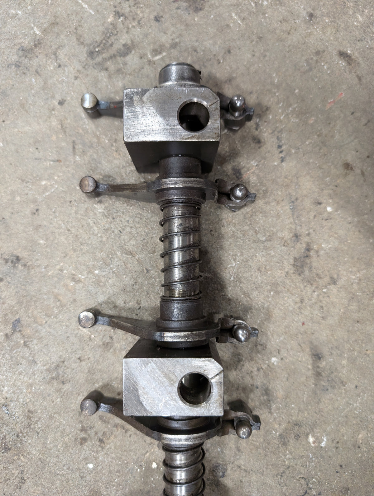 Rocker Arm Assembly IH International 675547C2 675447C91 675447C92 675660C92 USED