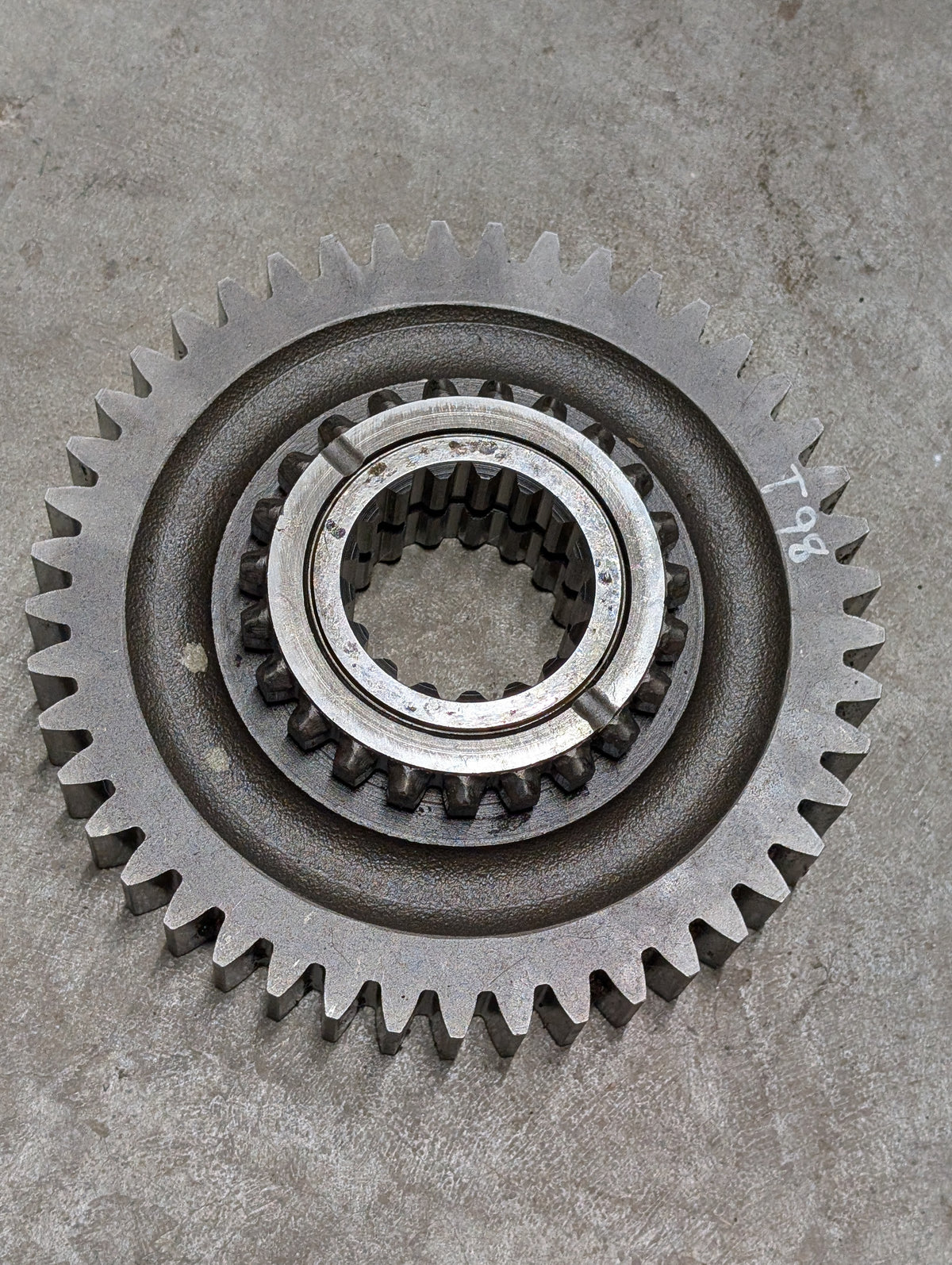 Hi-Lo Driven Gear IH International 380290R21 380290R11 USED