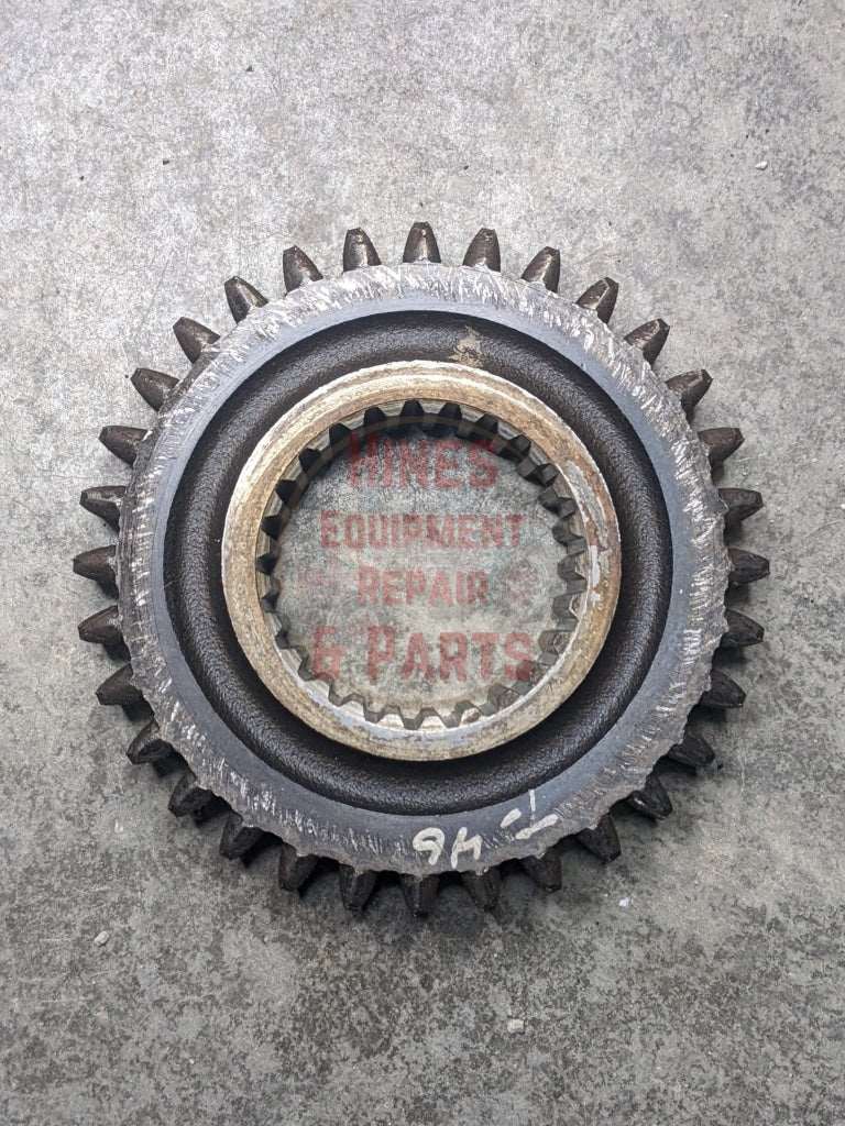 2nd Speed Drive Gear IH International 380088R1 390258R1 USED - Hines Equipment Repair & Parts