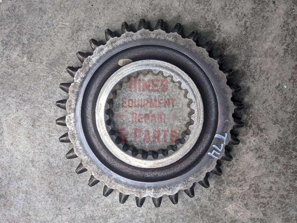 2nd Speed Drive Gear IH International 380088R1 390258R1 USED - Hines Equipment Repair & Parts