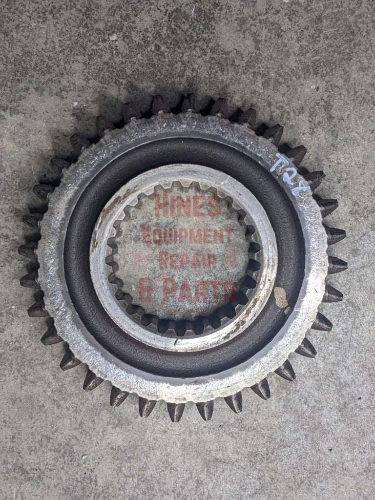 2nd Speed Drive Gear IH International 380088R1 390258R1 USED - Hines Equipment Repair & Parts