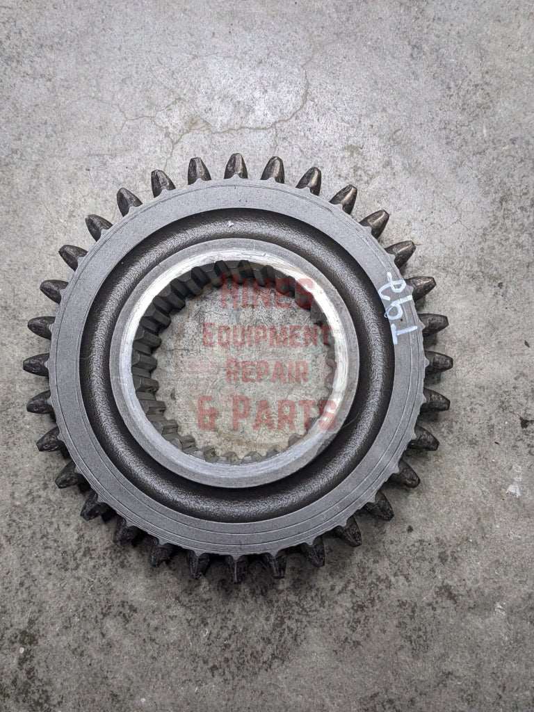 2nd Speed Drive Gear IH International 380088R1 390258R1 USED - Hines Equipment Repair & Parts