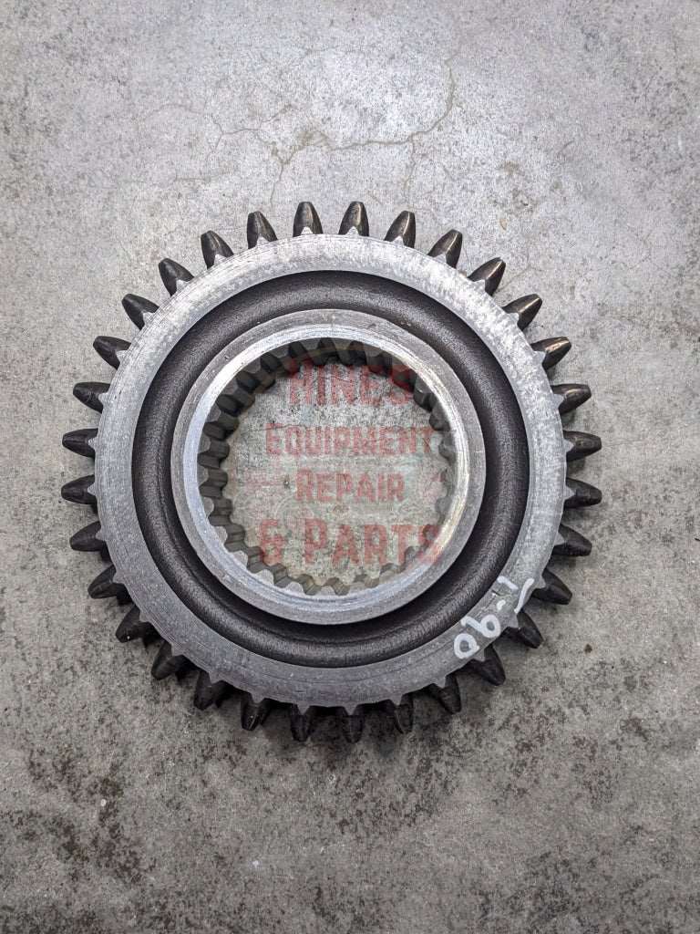 2nd Speed Drive Gear IH International 380088R1 390258R1 USED - Hines Equipment Repair & Parts