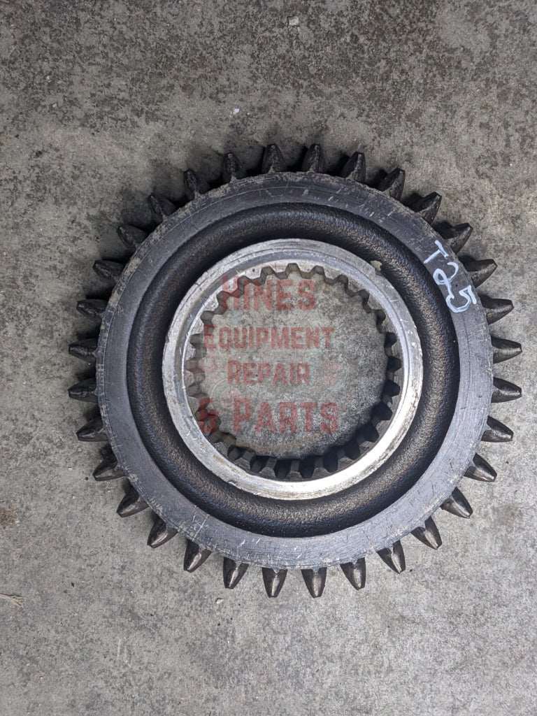 2nd Speed Drive Gear IH International 380088R1 390258R1 USED - Hines Equipment Repair & Parts
