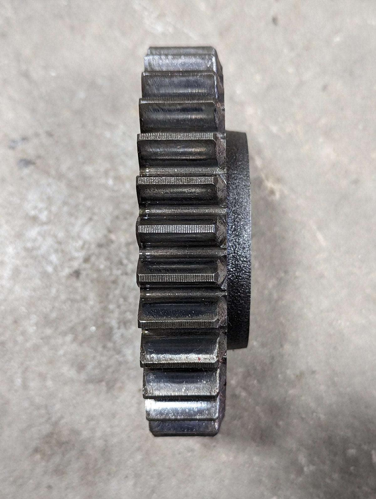 2nd Speed Drive Gear IH International 528672R1 USED - Hines Equipment Repair & Parts