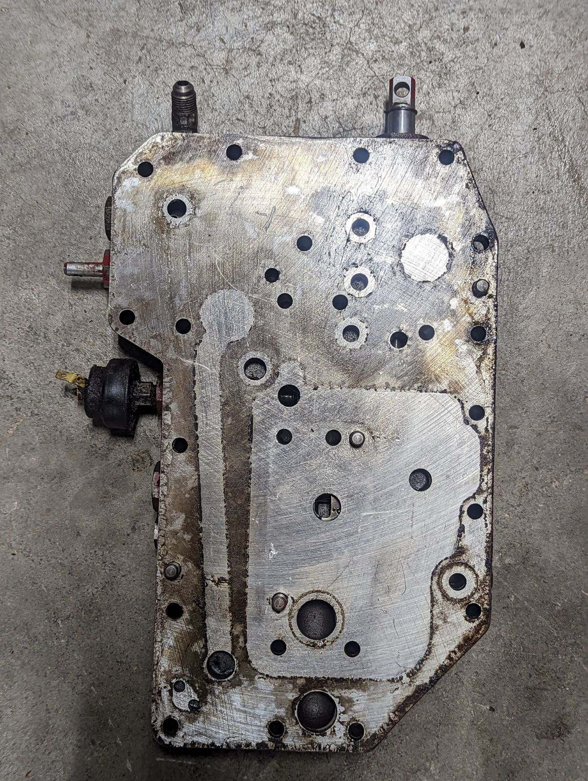 MCV Multiple Control Valve IH International 391945R93 391945R94 USED