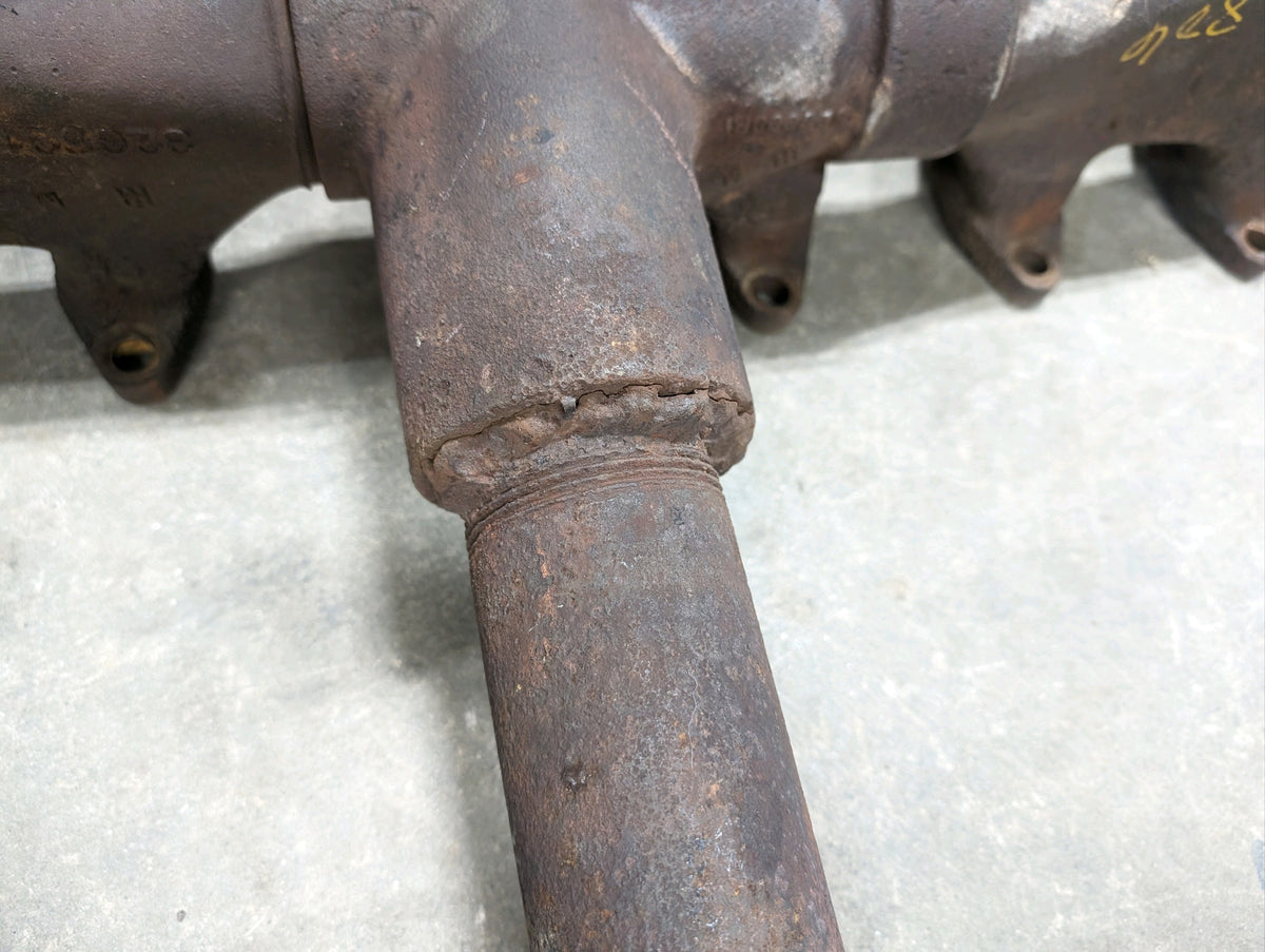 Exhaust Manifold Assembly IH International 326521R1 326699R1 USED