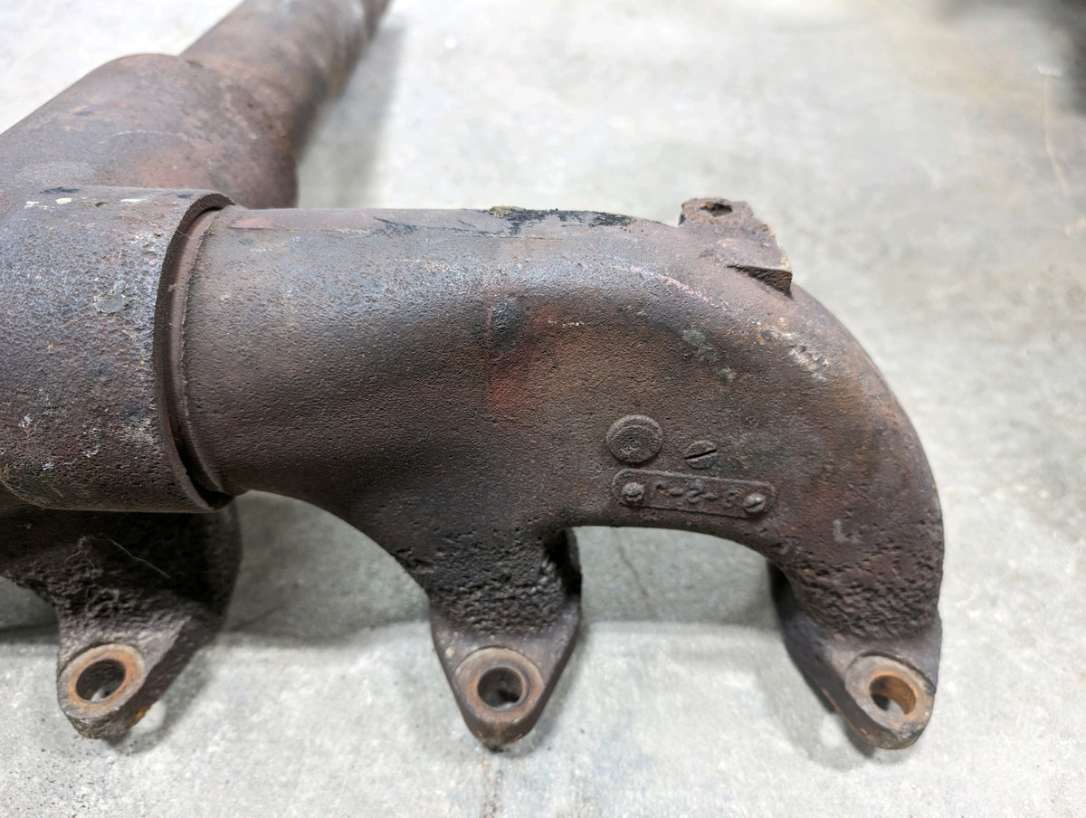 Exhaust Manifold Assembly IH International 326521R1 326699R1 USED