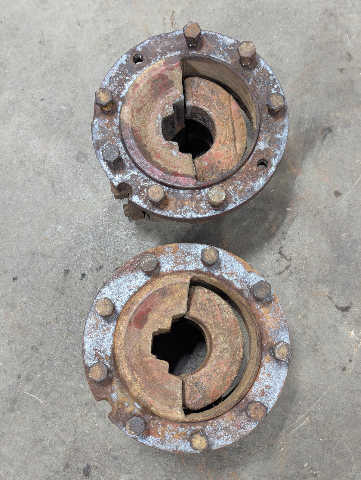 Dual Hub IH International 530085R1 USED