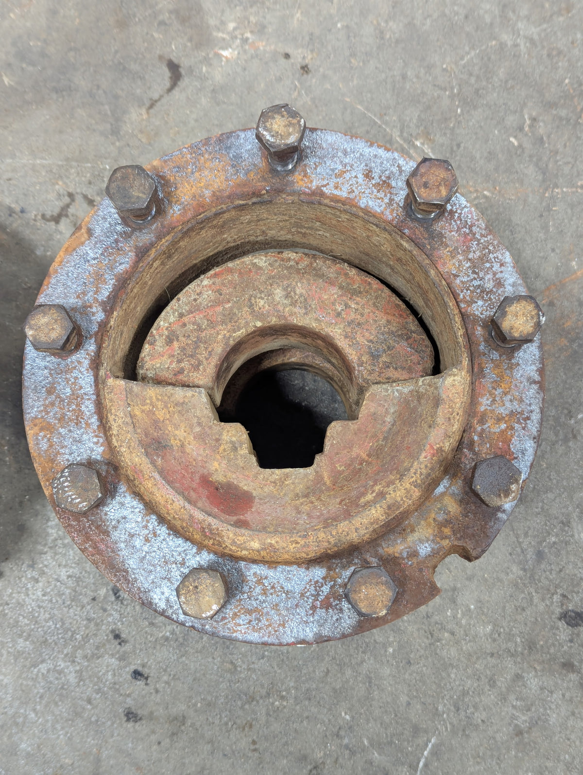 Dual Hub IH International 530085R1 USED