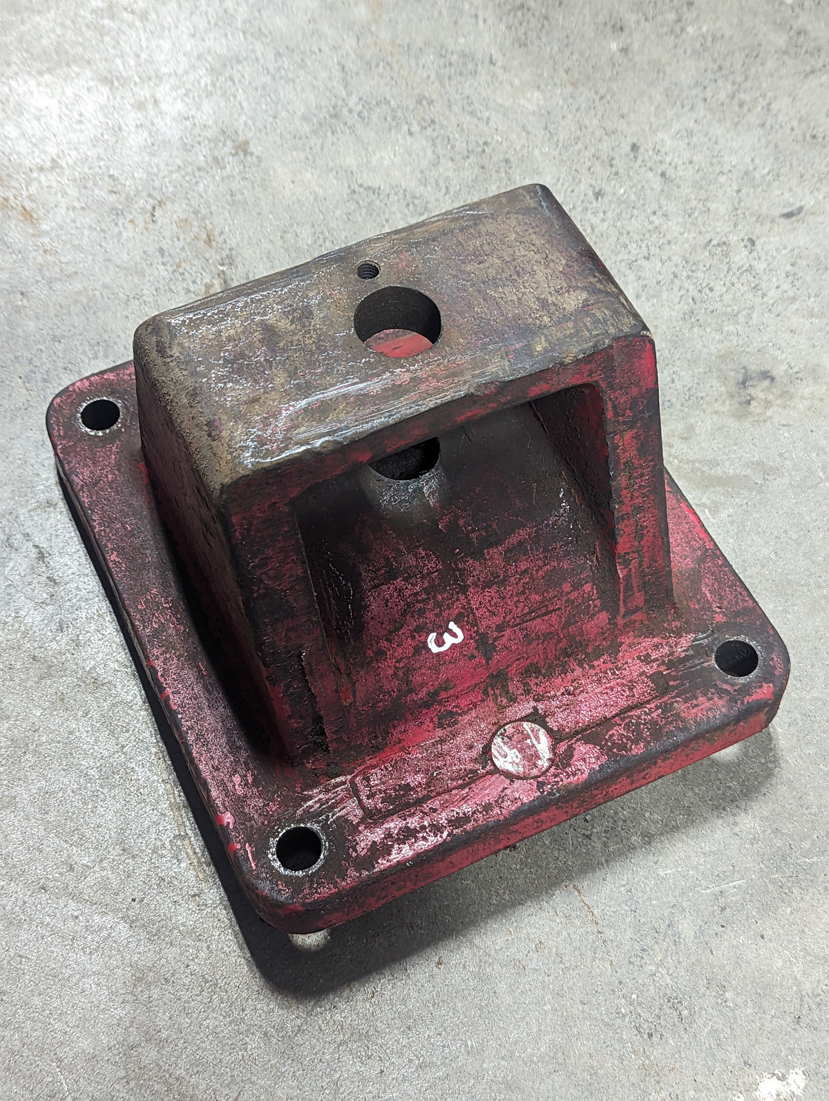 Drawbar Pivot Support IH International 391890R11 USED