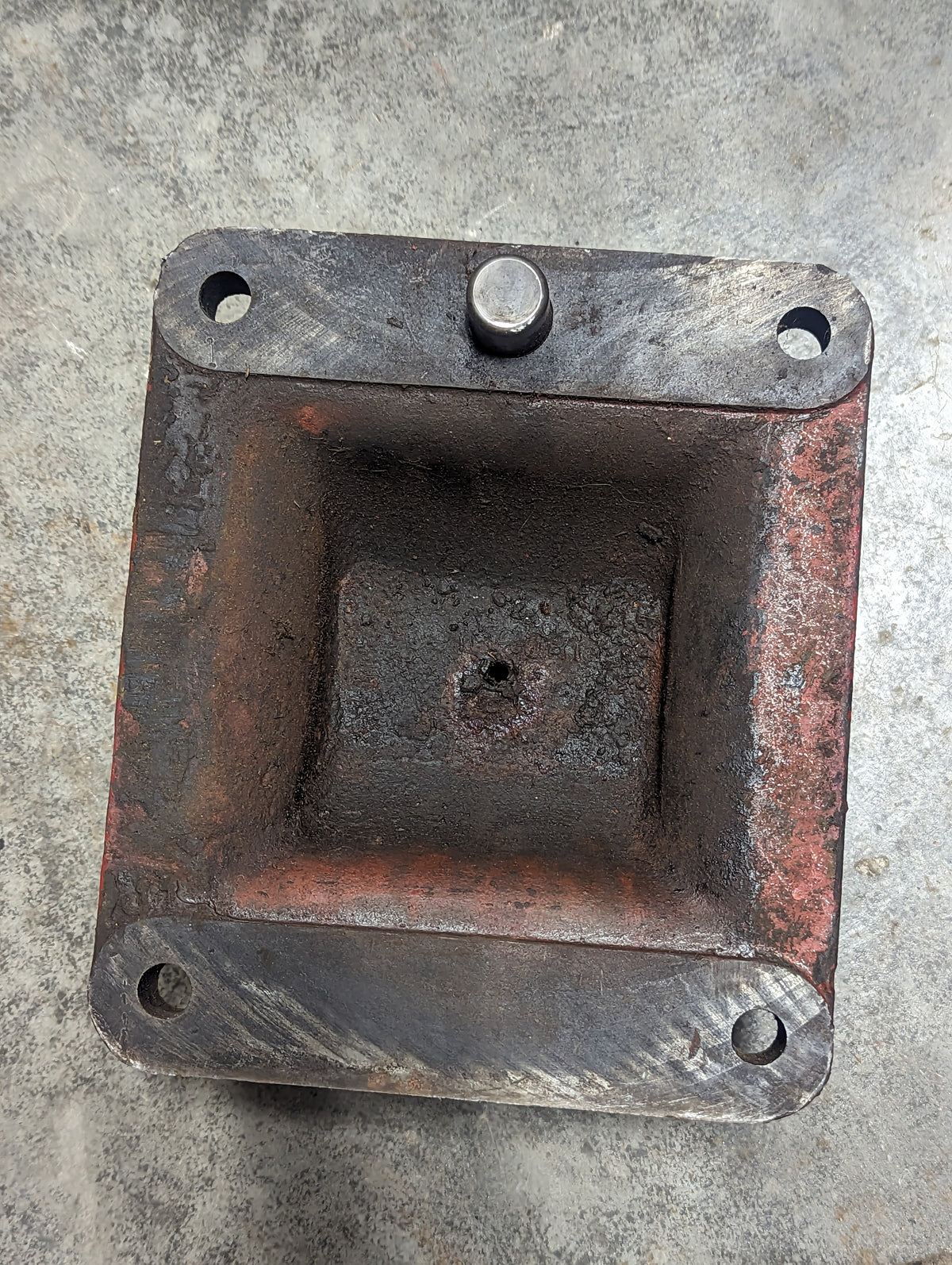 Drawbar Pivot Support IH International 391890R11 USED