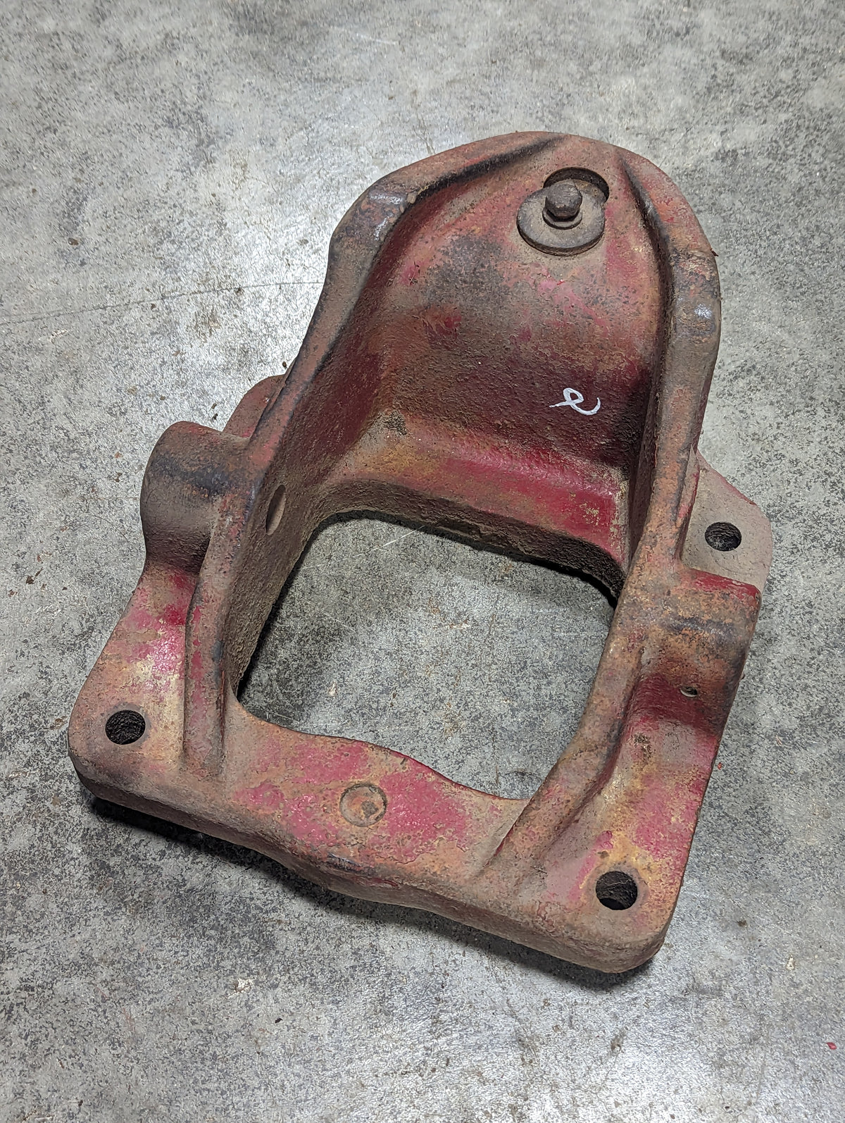 Drawbar Support IH International 389104R11 USED