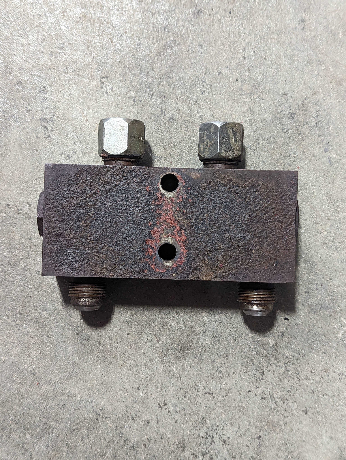 Alternating Check Valve Assembly IH International 142864C95 148884C2 USED