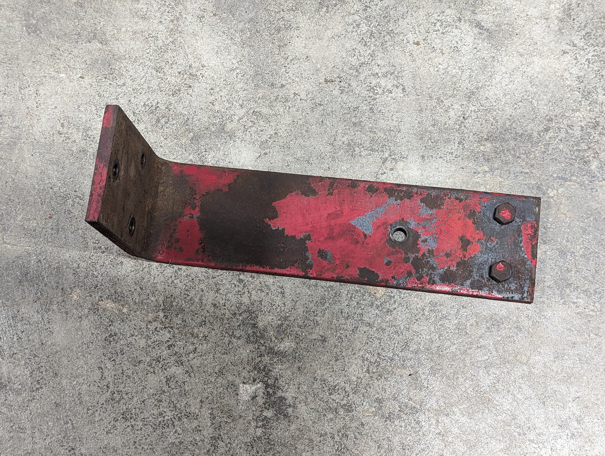 Filter Bracket IH International 134803C3 USED