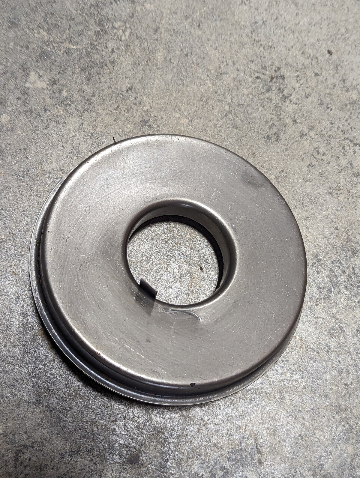 Hydraulic Filter Retainer IH International 382246R21 USED