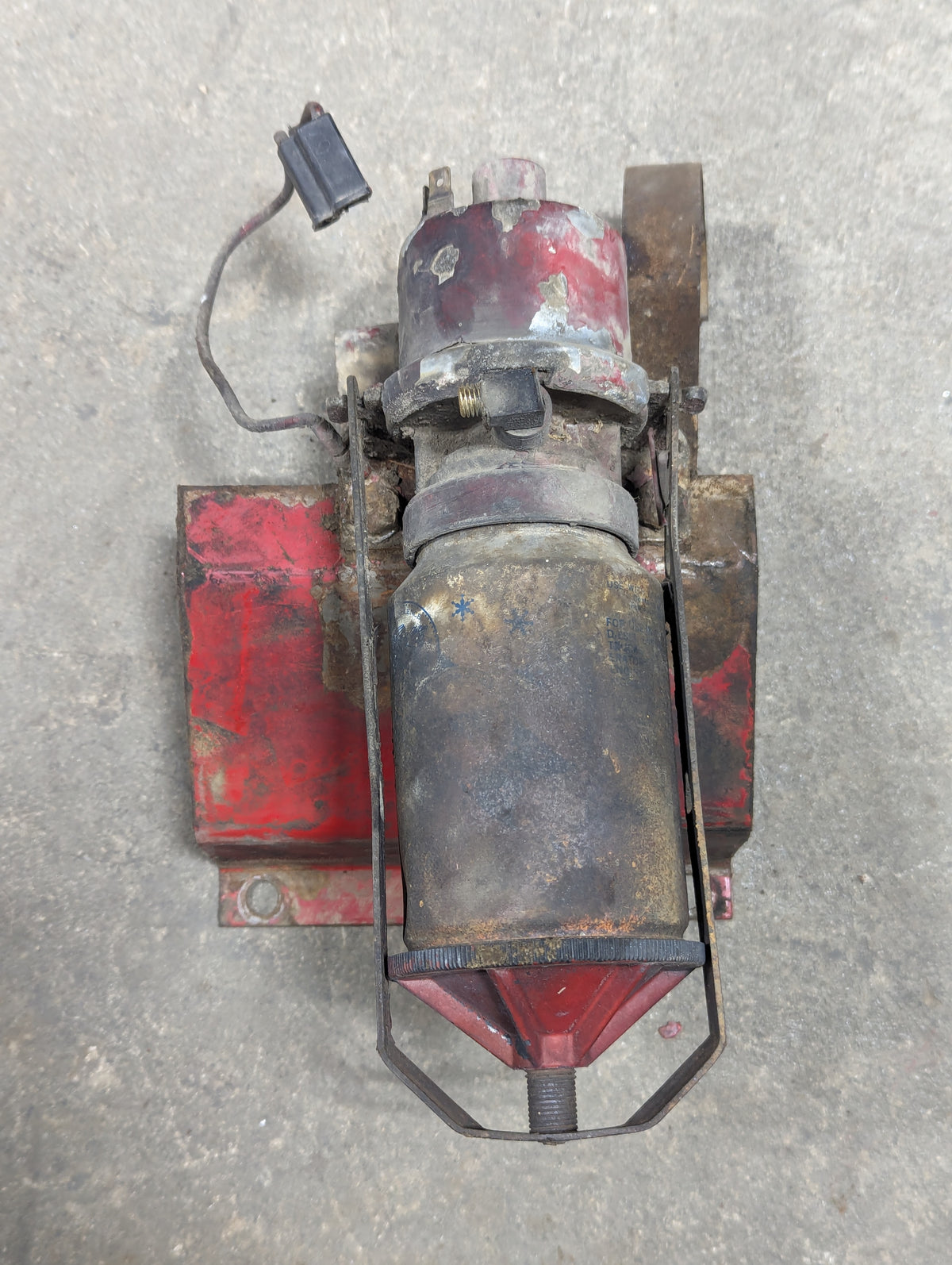 Ether Bracket Assembly IH International 121842C91 104412C2 USED